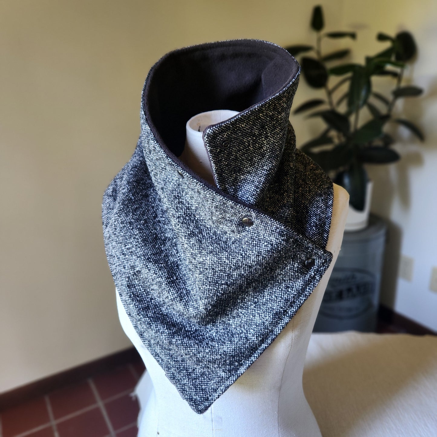 Snap Cowl-Black & White Twill