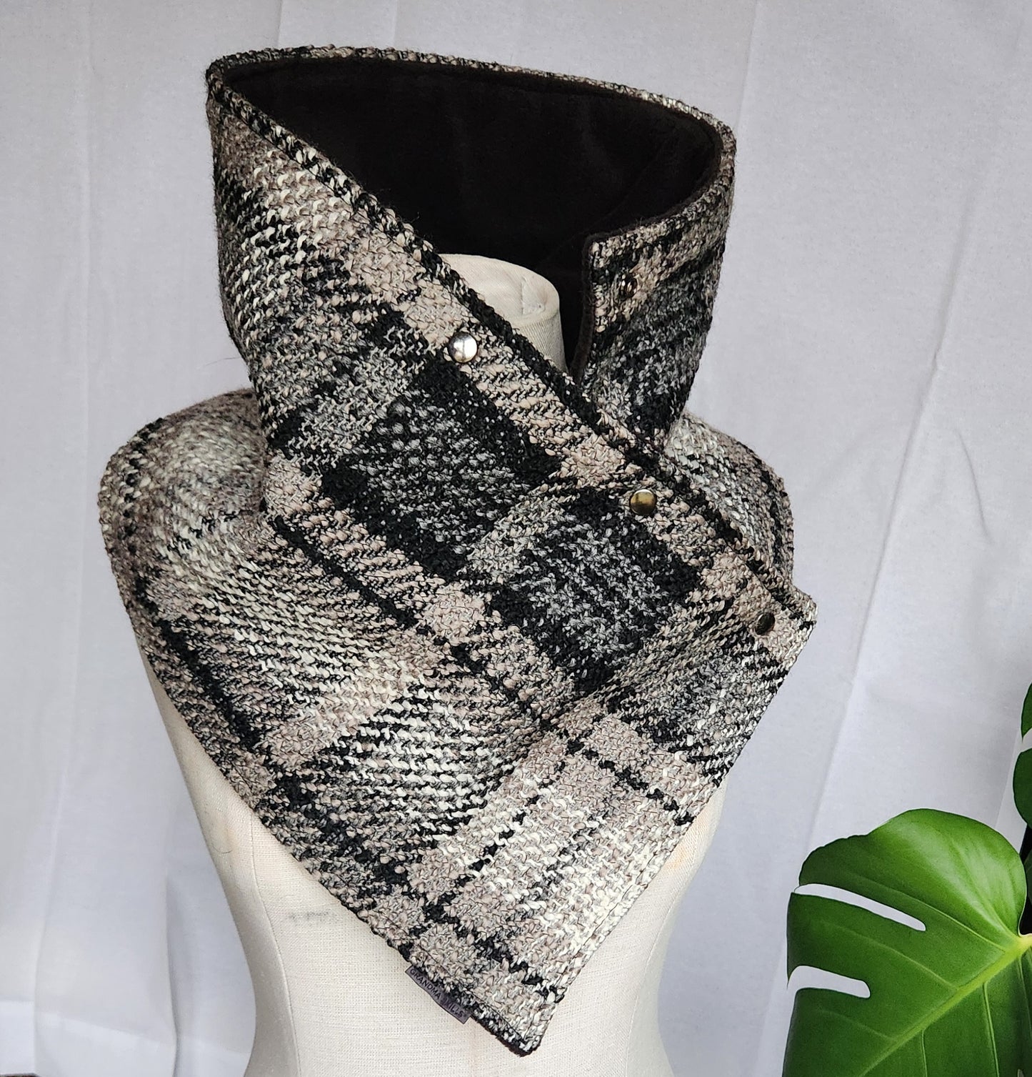 Pre-Order Slim Fit Snap Cowl-Basic Gray Plaid